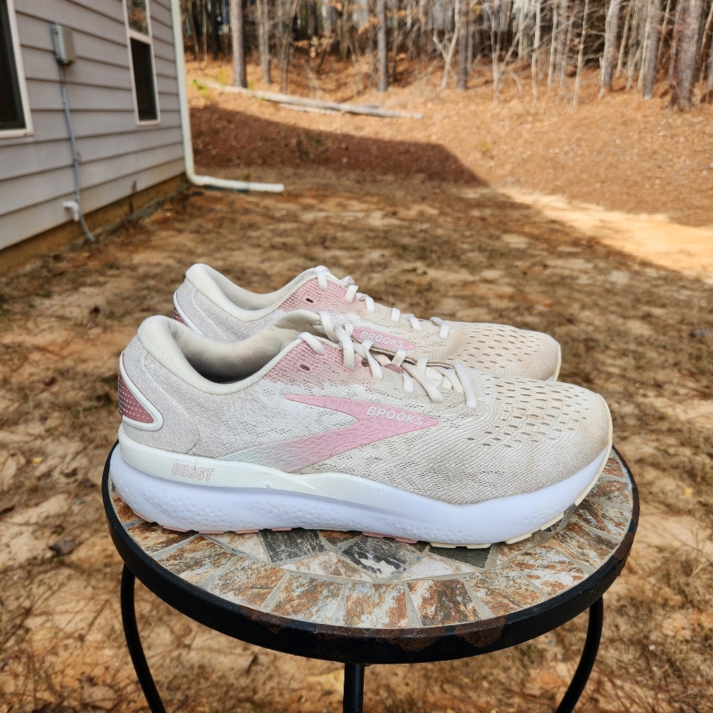 Brooks Ghost 16 1204071B136 Coconut Running Shoes Sneakers Women's Size 11 B